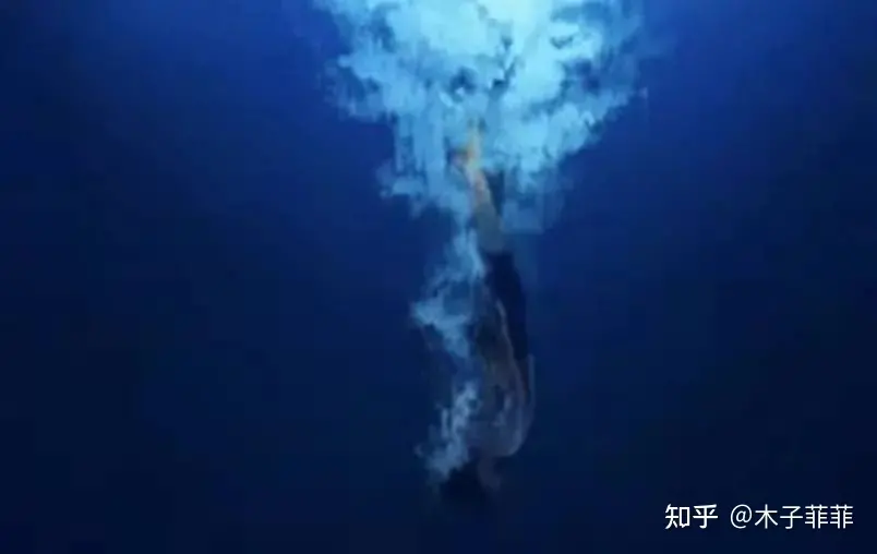 《我等你到三十五岁》我记得有约可赴，也明白无人到来。