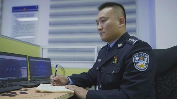 英雄之光·我记得你⑥｜全国优秀人民警察艾茂森：崇尚英雄才会产生英雄，学习英雄才能英雄辈出（英雄之光教育公益晚会）