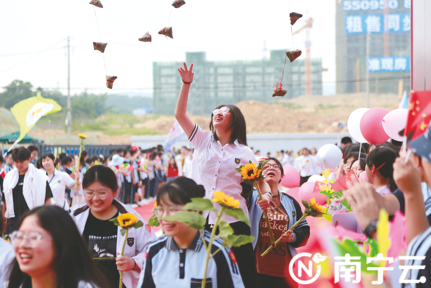 今日，一起为46万广西考生加油！
