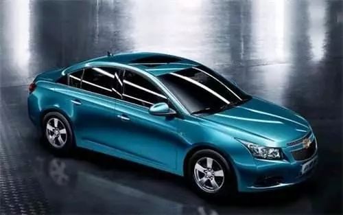 手动挡车型，踩刹车的时候有必要踩离合器吗？