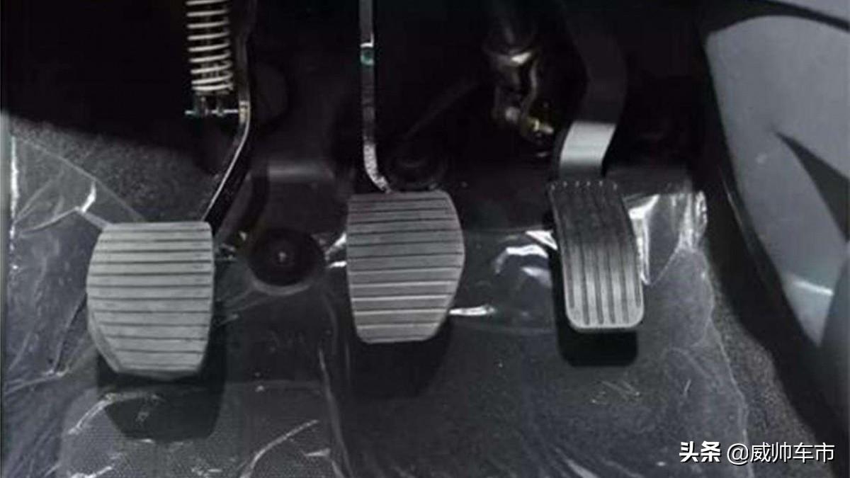 盘点那些开手动挡时的陋习，既不安全又伤车-开手动挡的车有哪些好处?