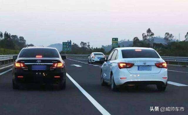 盘点那些开手动挡时的陋习，既不安全又伤车-开手动挡的车有哪些好处?