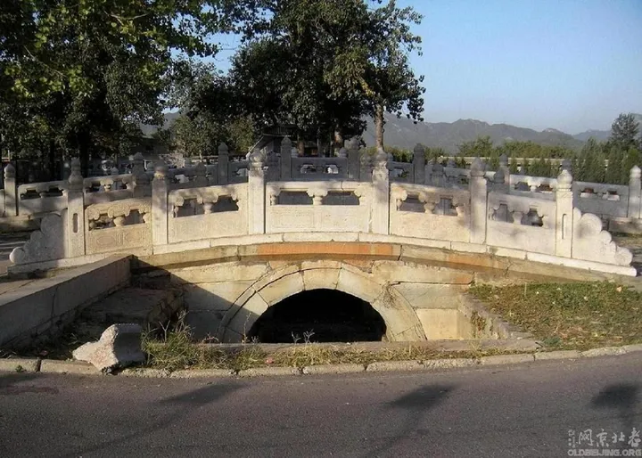 [图说]古今影像大明十三陵－－十五，明神宗万历帝朱翊钧定陵之开放的皇陵-明十三陵背后的帝王传奇