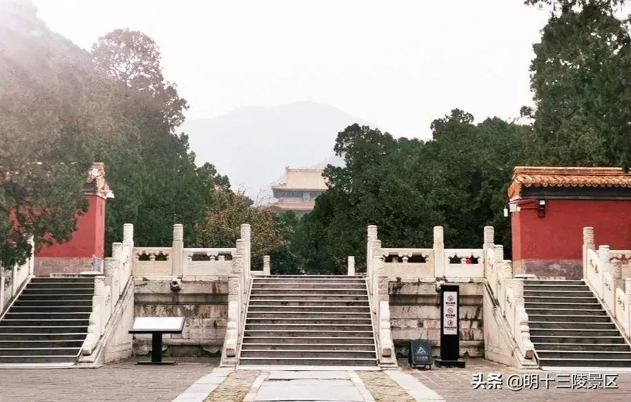 有的不复存在，有的仅存遗址，定陵地上建筑有哪些特点呢-定陵名字由来