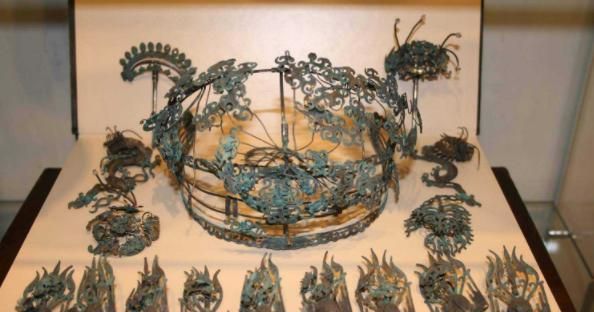 明十三陵中的定陵被考古学家打开后，有一个发现，至今仍是个谜-定陵和明十三陵哪个好玩