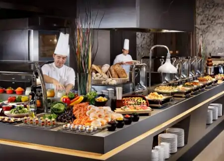 “自助餐”真的能吃回本吗？员工表示：都是套路，老板只怕3种人（如何吃自助餐）