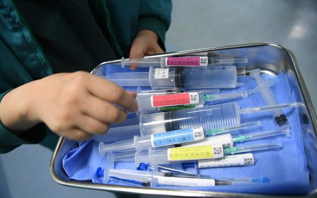 跟拍麻醉医生的一天：无影灯下的“魔术师”，掌控患者醒与睡-麻醉和影像哪个工资高些