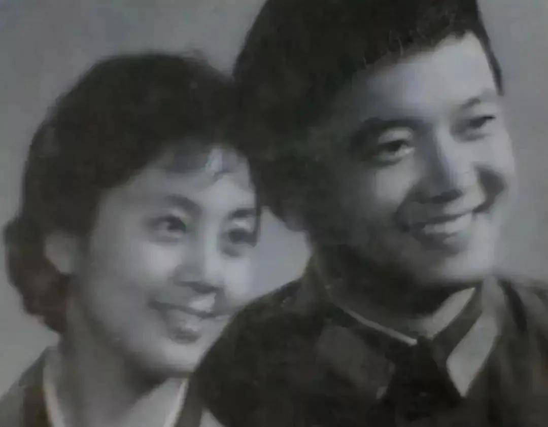 74岁老戏骨王刚清空多平台账号，被指“润了”，本人火速回应（王刚的戏）