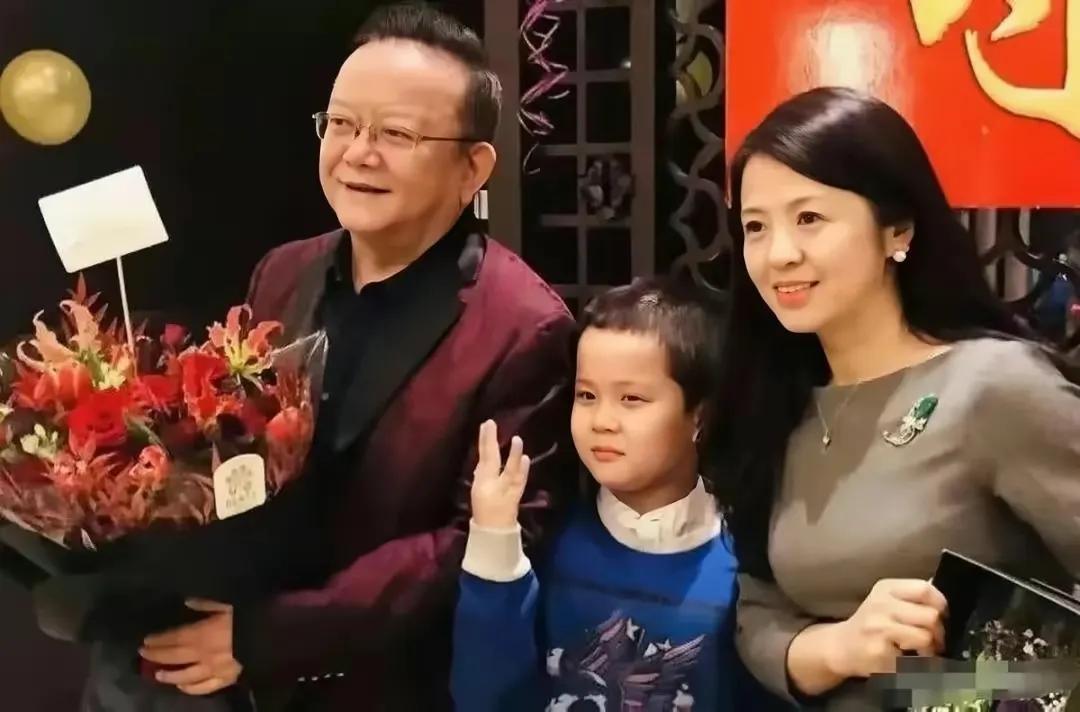 74岁老戏骨王刚清空多平台账号，被指“润了”，本人火速回应（王刚的戏）