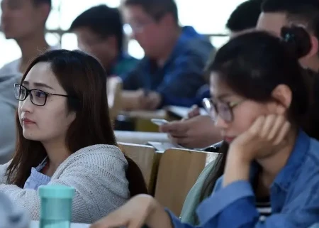 大学五一不放假？多所高校发布假期安排，学生：坐等暑假-大学五一放假不