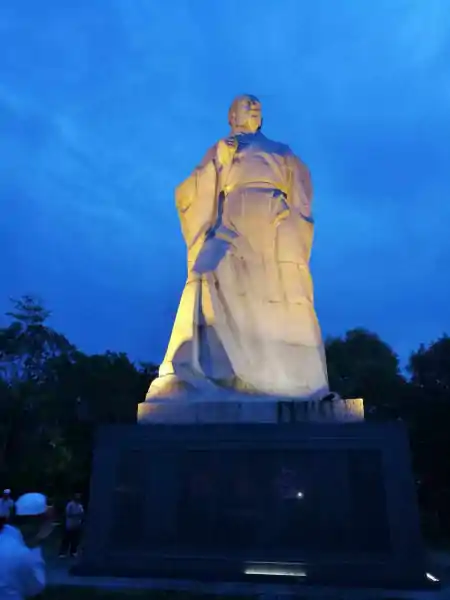 “火爆”的五一假期 呼唤“旅游节黄金周”-2023五一旅游市场