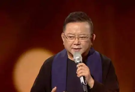 王刚怎么回事？突然删掉所有社交平台内容，网友表示疑惑（王刚原老婆）