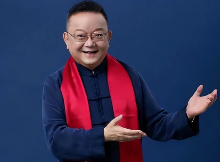 润？72岁王刚澄清“恶意解读”谣言：没空经营账号，看完展就回！