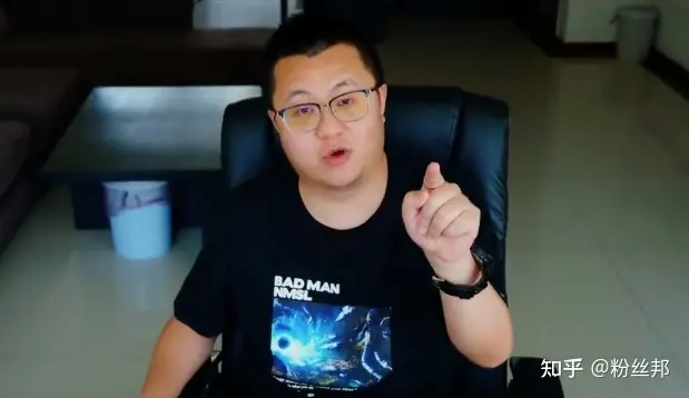 孙笑川官宣结婚上热搜，评论区大量谩骂节奏，老婆发文恳求别骂了（孙笑川结婚了吗）