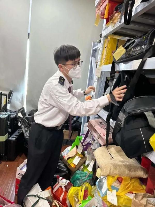 近期坐过火车的这些人，请尽快联系12306！（坐火车遇到问题找谁解决）