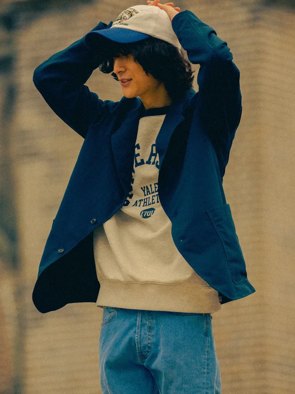 快 200 岁的校名棒球夹克，怎么就成了韩国年轻人的时尚单品？-棒球夹克是什么面料