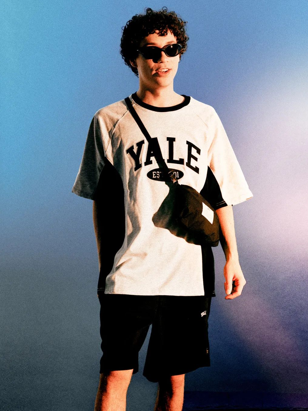 快 200 岁的校名棒球夹克，怎么就成了韩国年轻人的时尚单品？-棒球夹克是什么面料