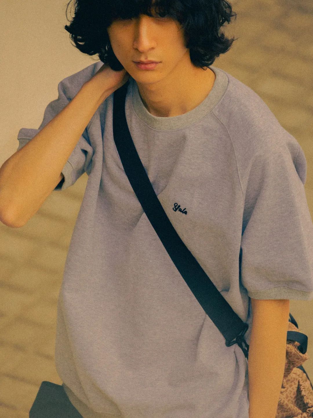 快 200 岁的校名棒球夹克，怎么就成了韩国年轻人的时尚单品？-棒球夹克是什么面料