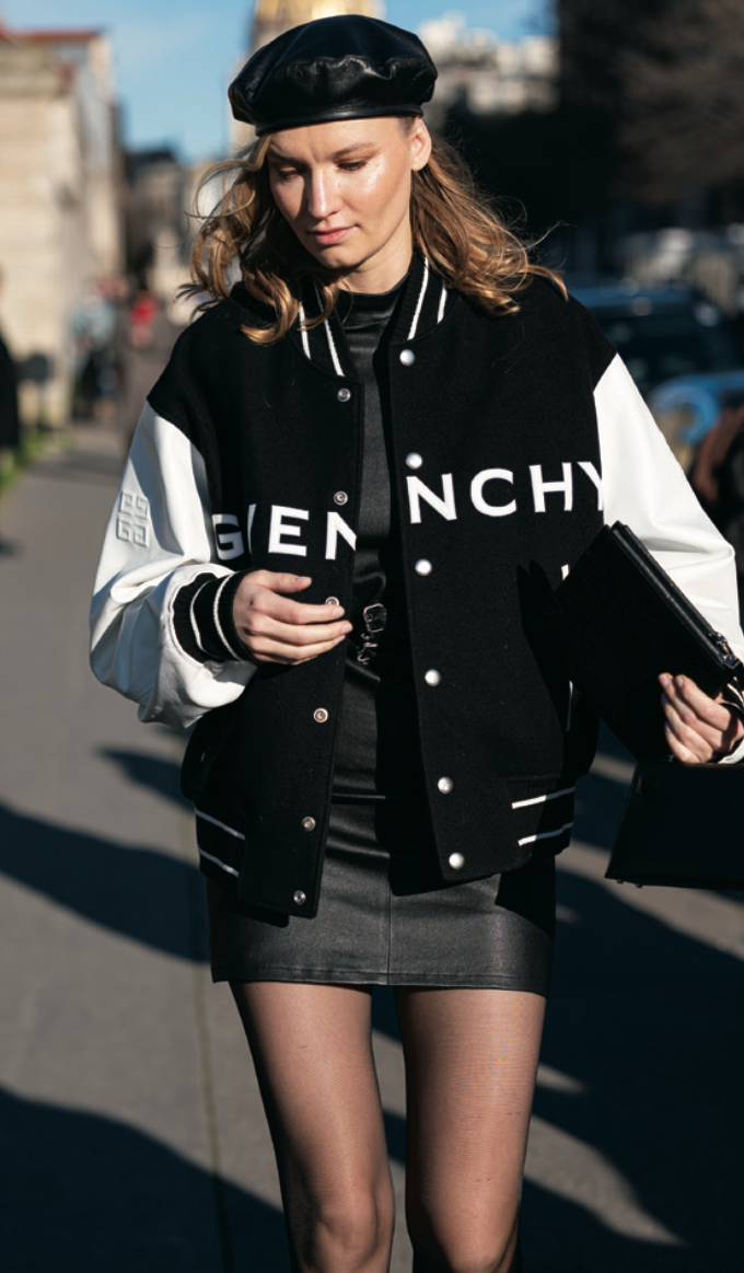 快 200 岁的校名棒球夹克，怎么就成了韩国年轻人的时尚单品？-棒球夹克是什么面料