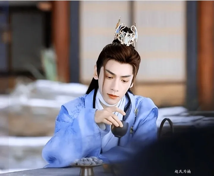 如何看待网传长月烬明古偶妆造， 尊重观众比什么都强？（长月无烬剧照）