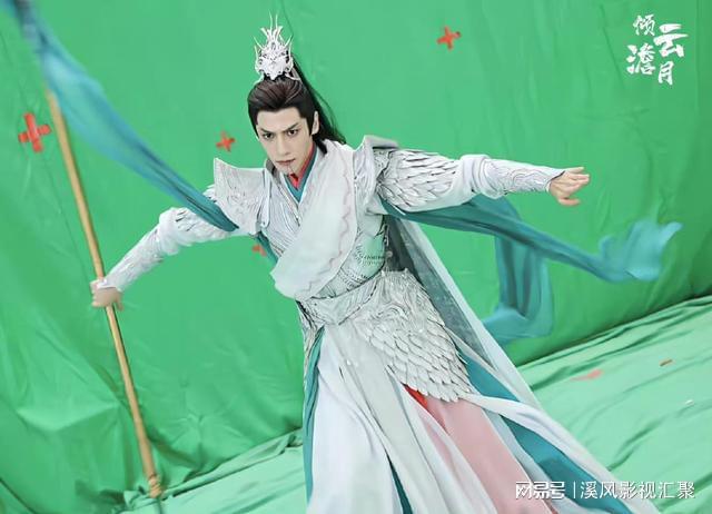 《长月烬明》上下两部58集，2023年登陆优酷，罗云熙古装太帅！（长月无烬原著小说）