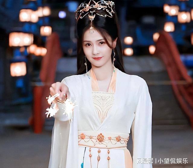 《长月烬明》原文两版结局，我宁要悲不要喜，只因强行HE多难堪（长月无烬是什么意思）