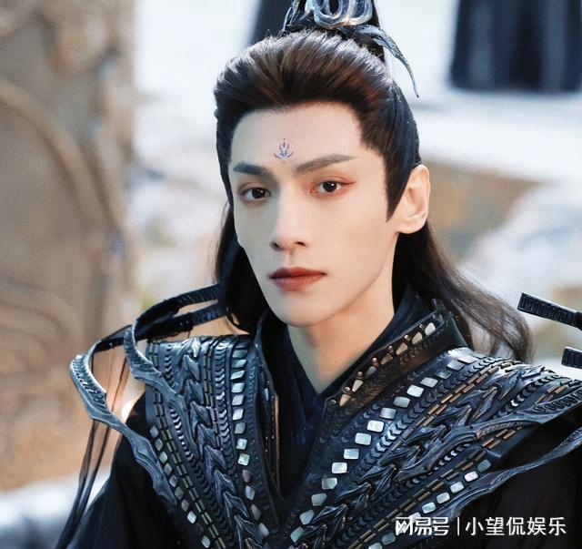 《长月烬明》原文两版结局，我宁要悲不要喜，只因强行HE多难堪（长月无烬是什么意思）