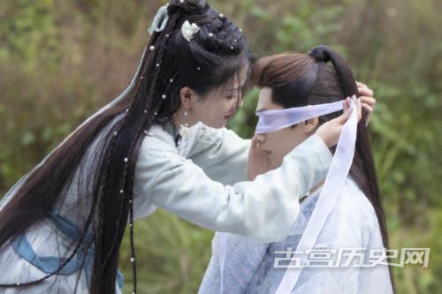 《长月烬明》谁和谁是一对 长月烬明剧中一共有几组CP（长月无烬简介）