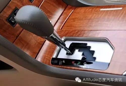 【科普】汽车手刹的使用禁忌-汽车手刹操作