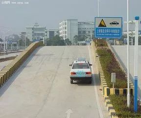 科目二半坡起步：车子总是容易熄火怎么办？记住这几点就够了-科二半坡起步熄火是什么原因造成的