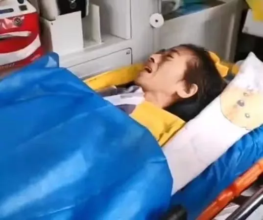 29岁抗癌母亲，是丈夫直播求打赏的工具，也是被蛆吃出洞的女人（26岁抗癌妈妈）