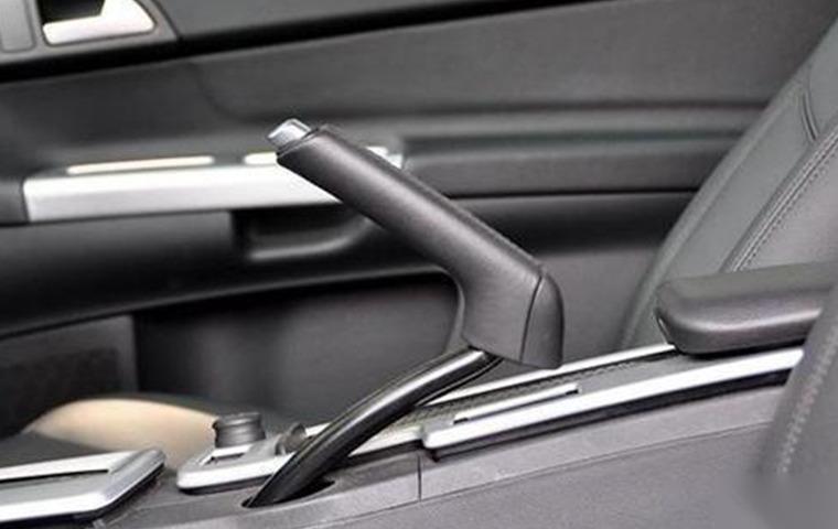 你以为手刹很简单？没注意到这些，会给你带来很多麻烦-手刹是干嘛