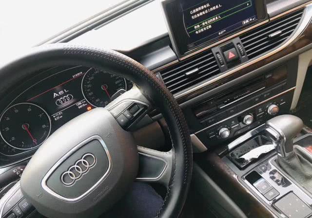 汽车起步时，电子手刹需要放开吗？修车师傅：顺序弄错会报废-电子手刹车辆起步时需要手动解除吗