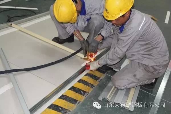 【新闻】手工净化板设备流水线作业改造，提升产品质量和产量-净化板生产线要投资多少钱