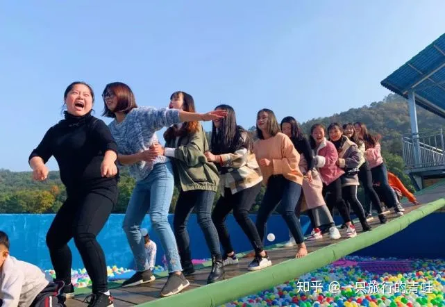 连休8天！国庆中秋放假通知来了！出游攻略给你准备好了！（国庆中秋休息几天）