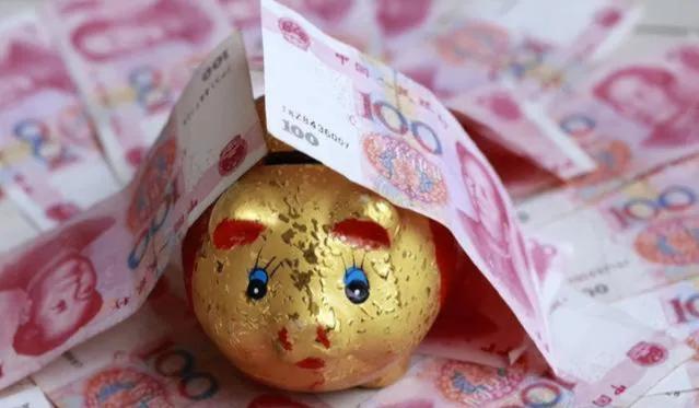 90后惹怒专家,就因报复性存钱,不再摆烂：网友喊专家“闭嘴吧”（90后招谁惹谁了说说）