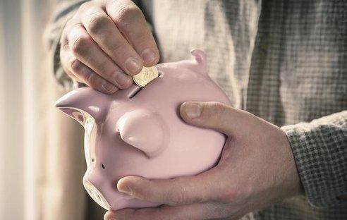 90后报复性存钱，普通老百姓存50万要多久？很多人不懂，快看看！（存款50万的人多吗）