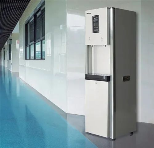 商用净水器只是家用净水器的放大版？你怕是没有好好了解！-商用净水设备安装图