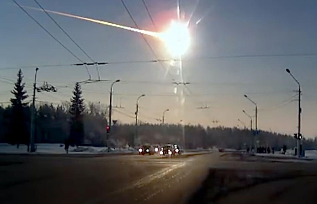 乌克兰夜空坠落巨型火球！NASA否认美国卫星，分析：不是人造物体（乌克兰爆炸事件）