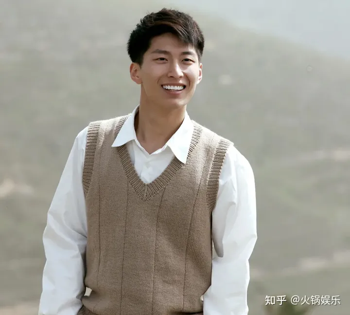 “赘婿”窦骁：入行11年不温不火，情定赌王之女何超莲，他凭啥？-窦骁何超莲最近新消息