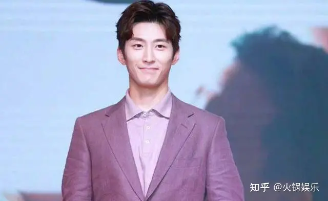 “赘婿”窦骁：入行11年不温不火，情定赌王之女何超莲，他凭啥？-窦骁何超莲最近新消息