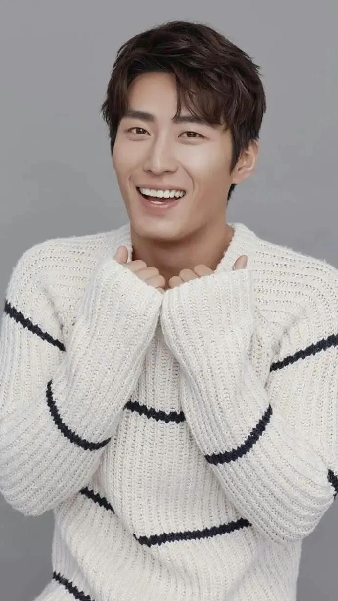 窦骁-华语影视男演员，"赌王最美千金"何超莲的老公-窦骁和赌王千金何超莲是几房生的