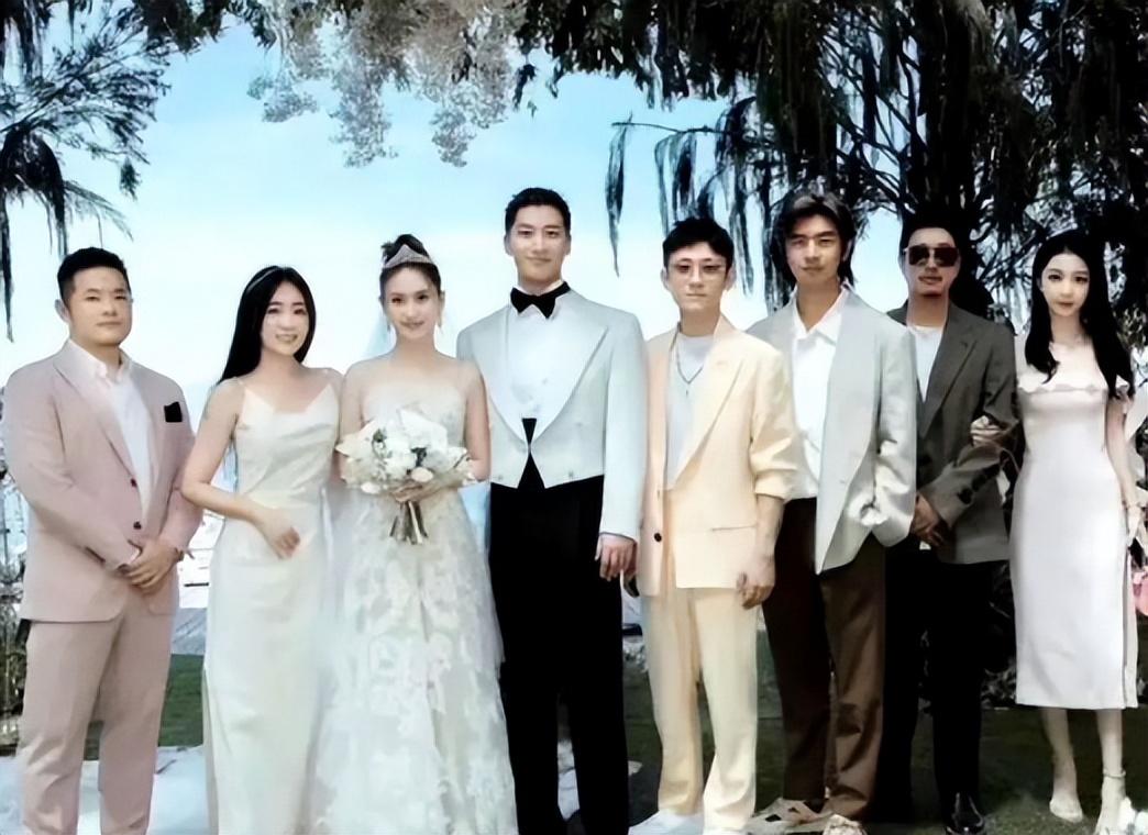 盘点窦骁历任女友，何超莲赢麻了-窦骁谈过的女友