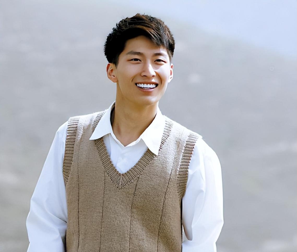 盘点窦骁历任女友，何超莲赢麻了-窦骁谈过的女友