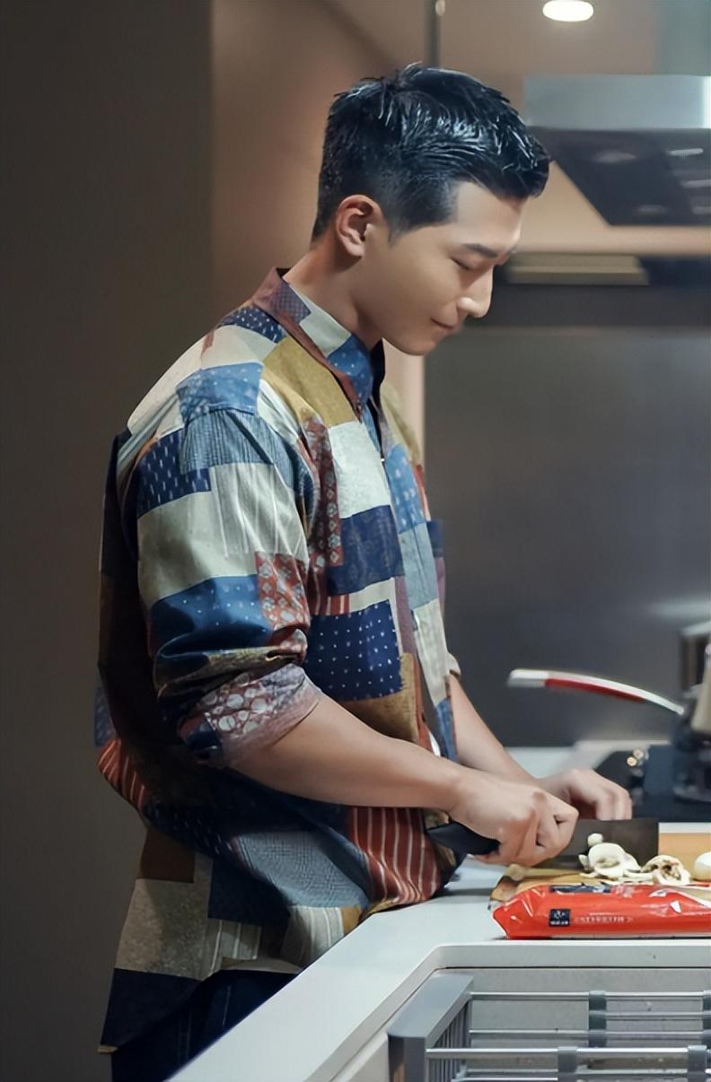 盘点窦骁历任女友，何超莲赢麻了-窦骁谈过的女友