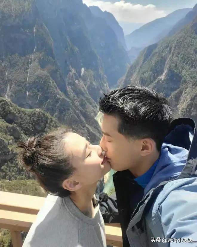 身家400亿，四任男友皆绝色，何超莲为何下嫁窦骁-何超莲为什么能看上窦骁知乎