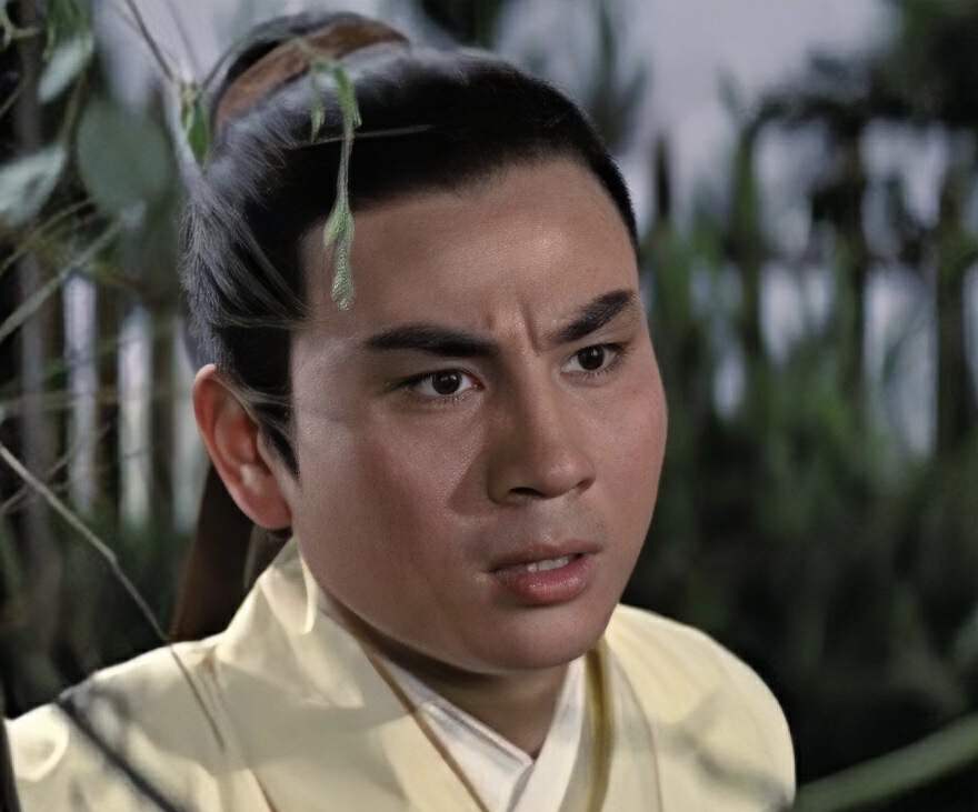 突传死讯！香港知名影星因病离世，生前爱吃甜食一度胖到240斤（香港巨星死于不幸事件视频）