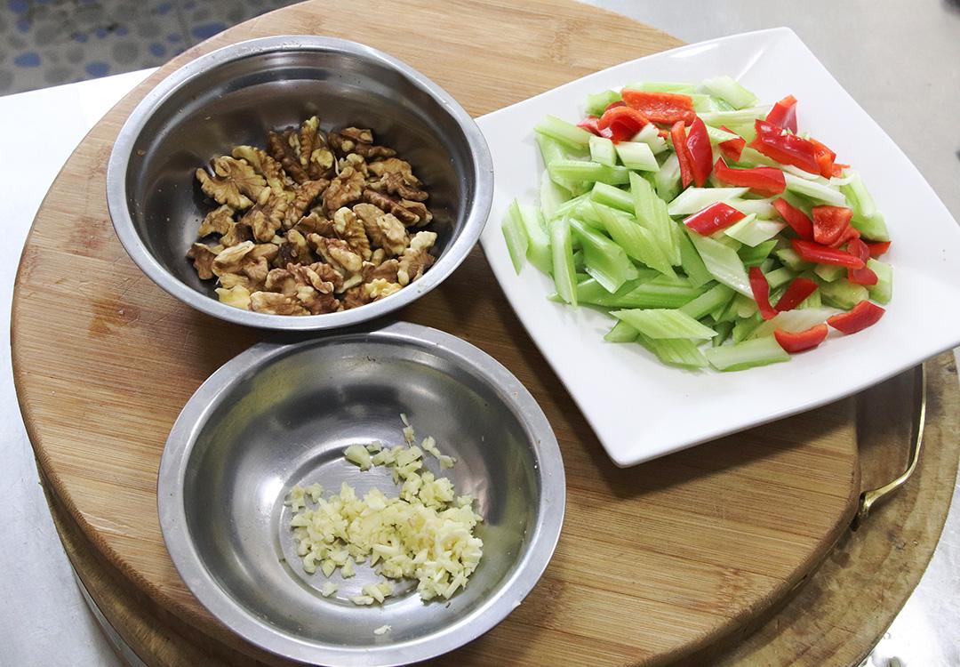 立夏将至，多吃这5道菜，清淡营养，应季而食顺利入夏-夏天吃点什么菜比较清淡点