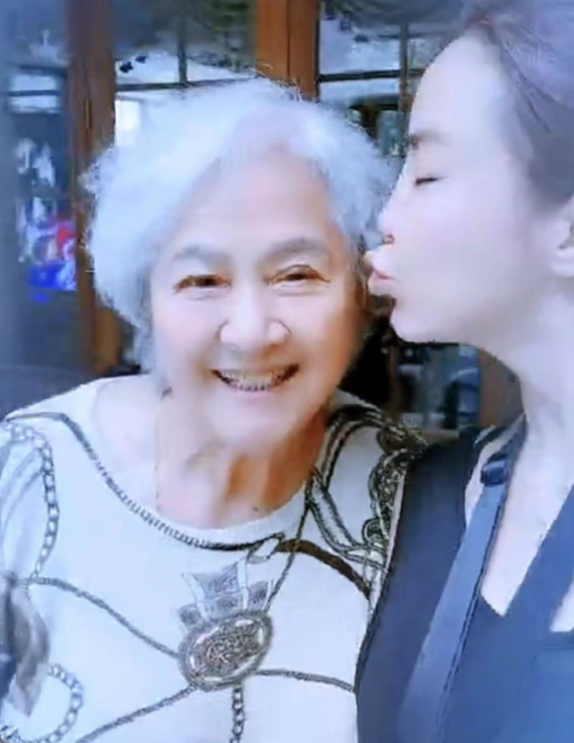 悲痛！4天内6位名人去世，4人病逝1人整容去世，每一位都令人惋惜（四天内是什么意思）