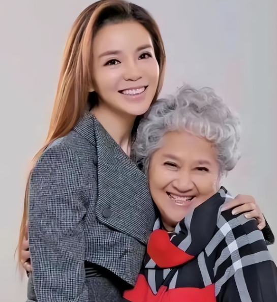 悲痛！4天内6位名人去世，4人病逝1人整容去世，每一位都令人惋惜（四天内是什么意思）